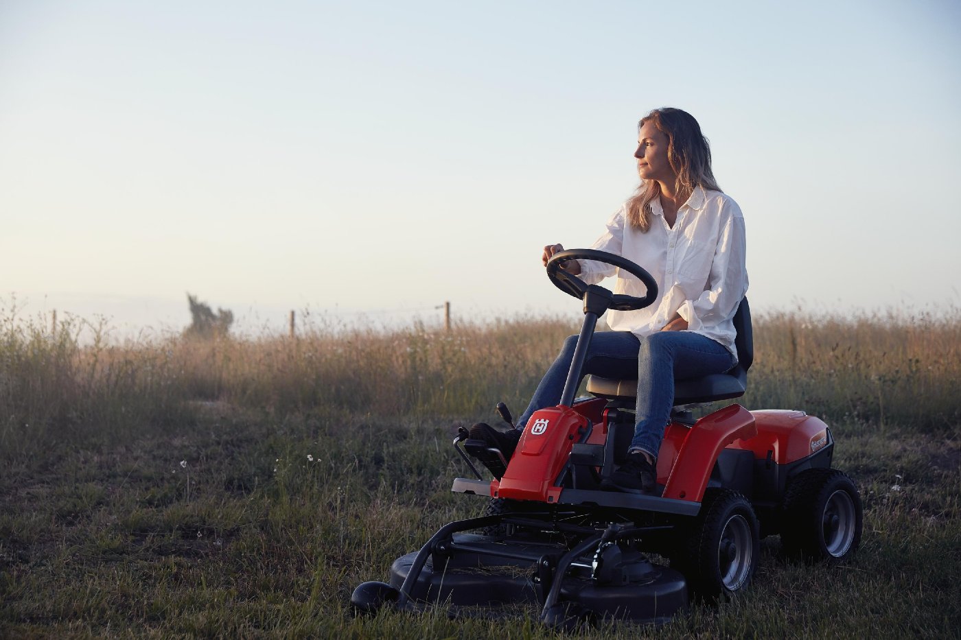 Husqvarna Akku-Frontmäher R 112iC inkl. Mähdeck Combi 85, Akku und Ladegerät - Modell 2025