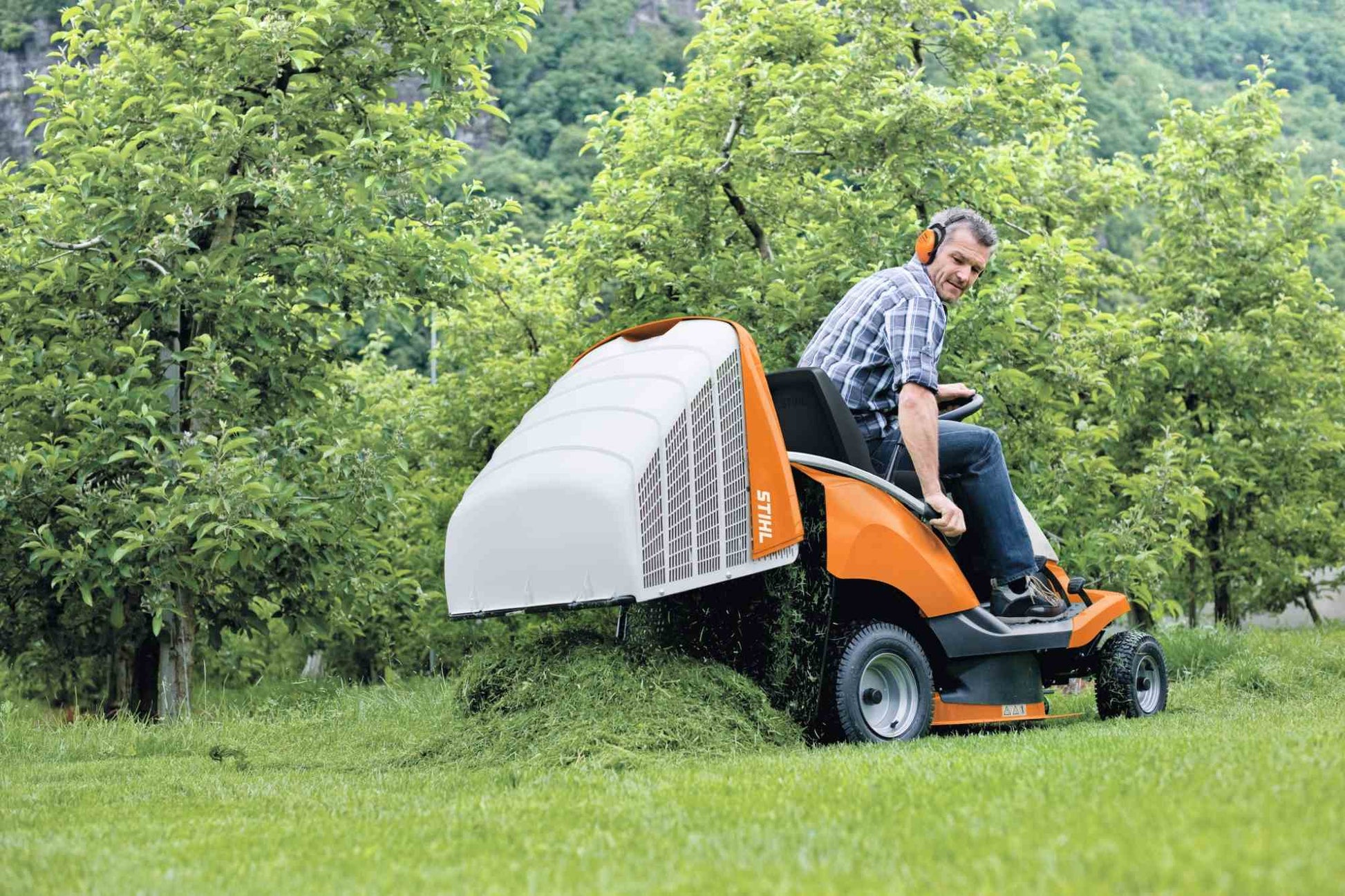 STIHL Aufsitzmäher RT 4082  - Modell 2025