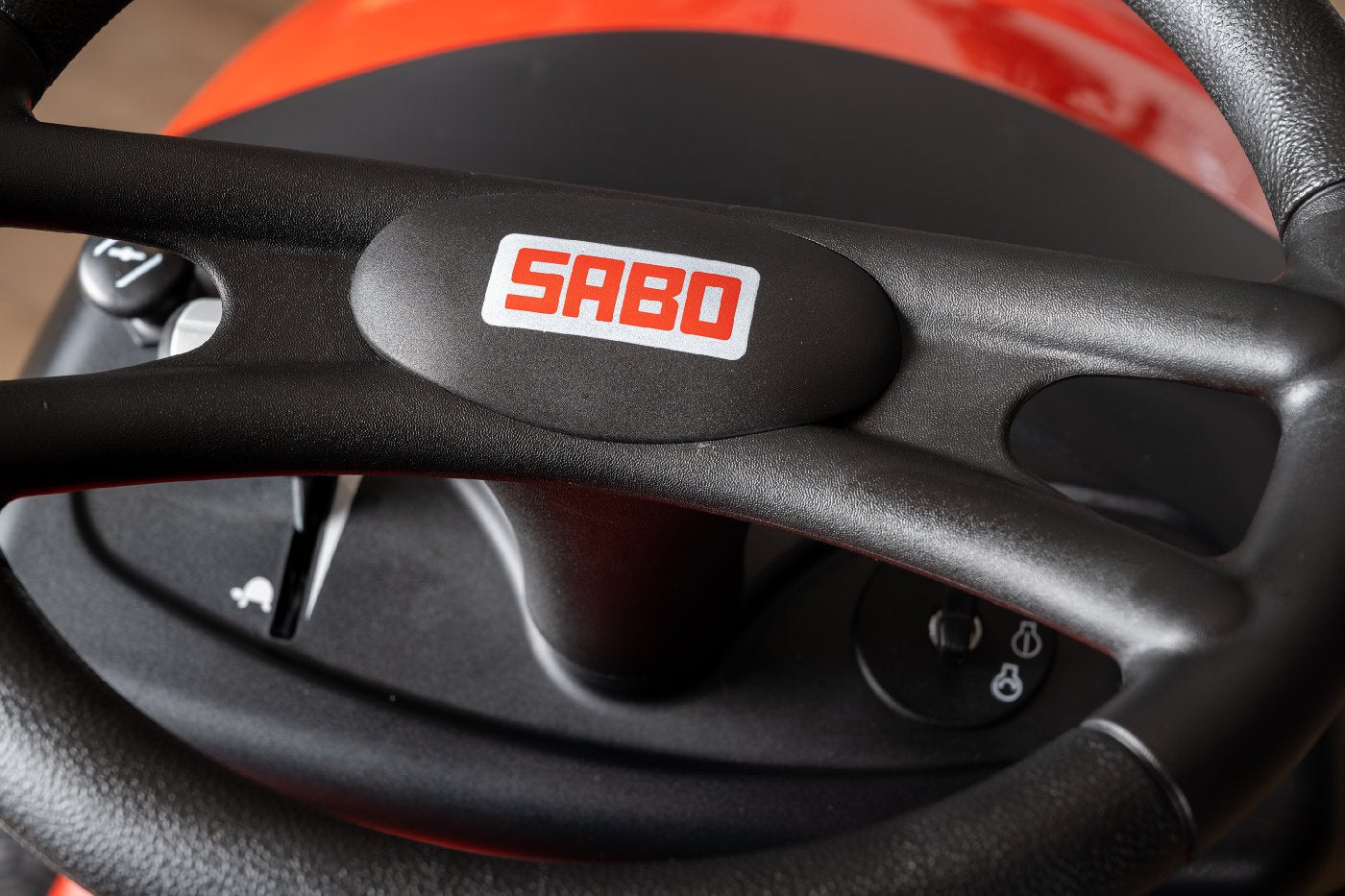 Sabo Rasentraktor 110-S inkl. Mulchkeil - Modell 2025