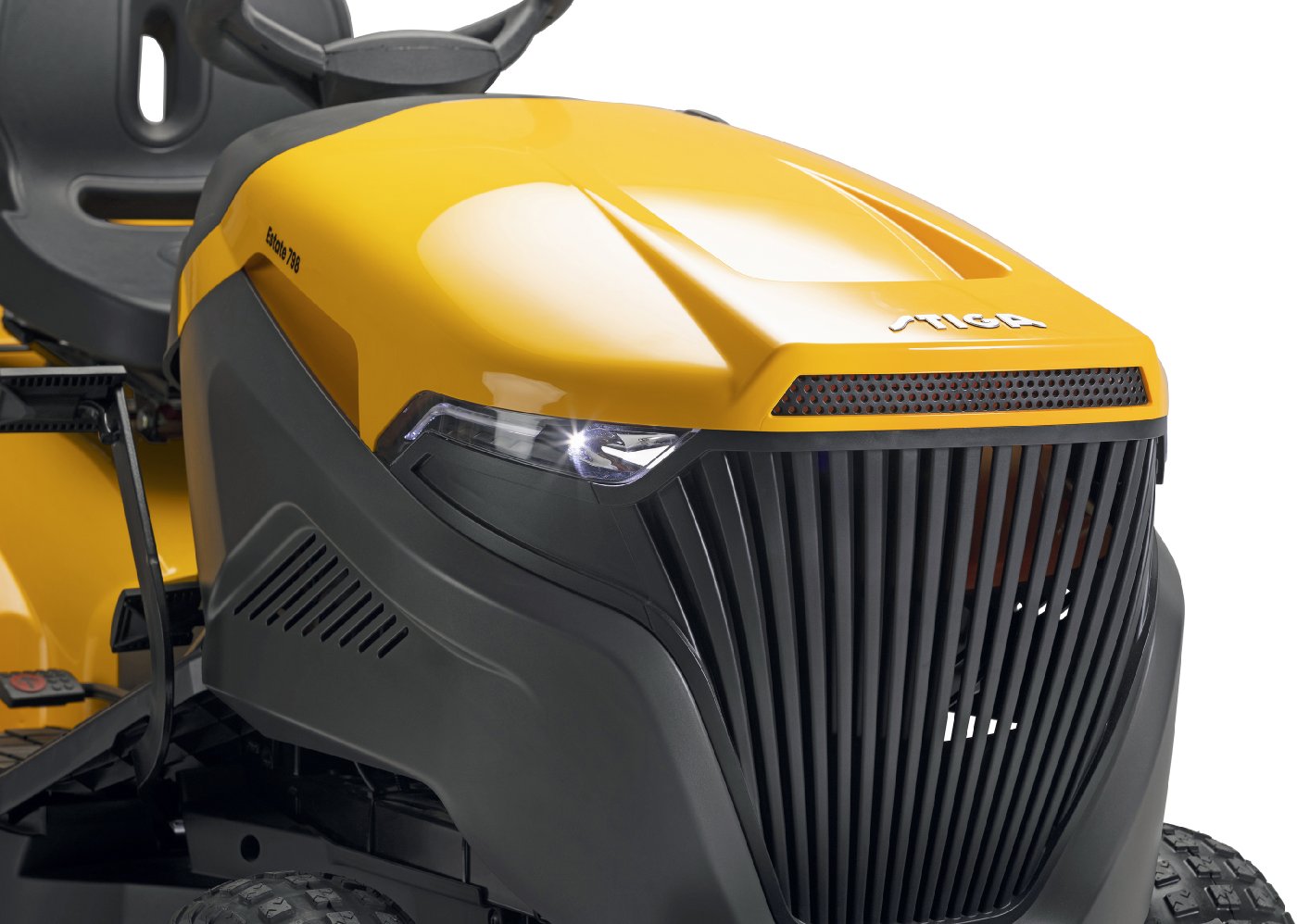 Stiga Rasentraktor Estate 798 Winterpaket mit 120 cm Schneeschild, PTO-Kit und Schneeketten