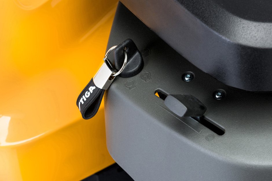 Stiga Frontmäher Park 300 - Grundgerät ohne Mähwerk - Modell 2025